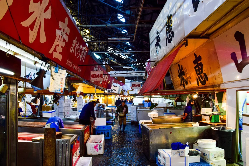 Puestos de mercado con pescado fresco
