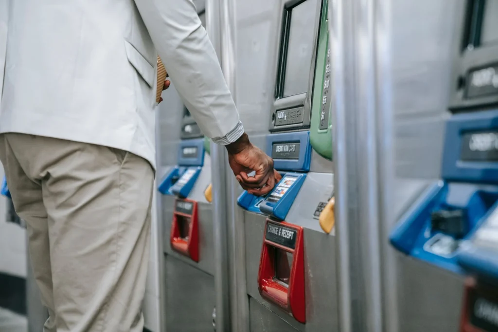 Máquina de billetes con opciones en inglés